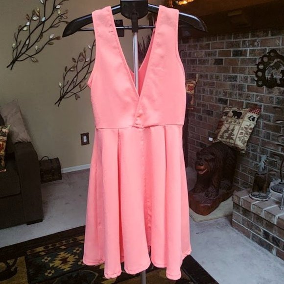 NWT YA Los Angeles Junior Medium dress - Picture 2 of 3